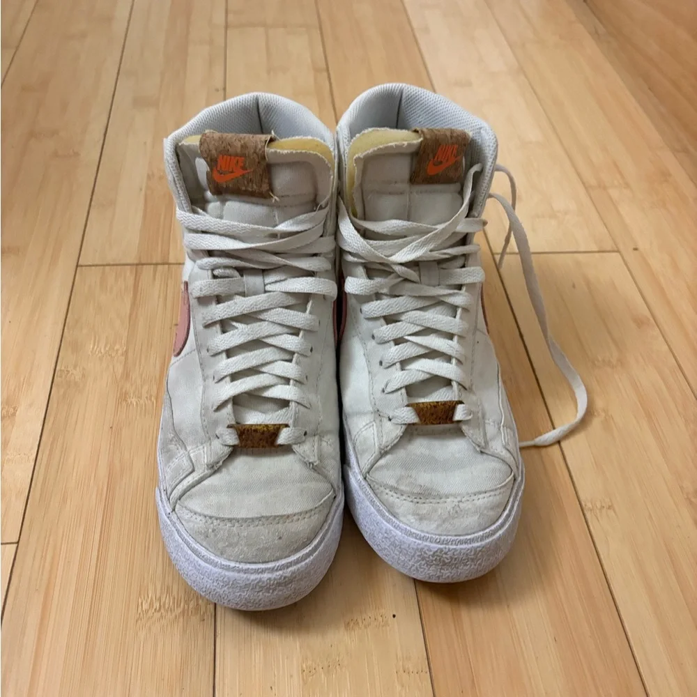 Nike Women's High-Top Sneakers in Pink and Cream with Embroidered Leaf